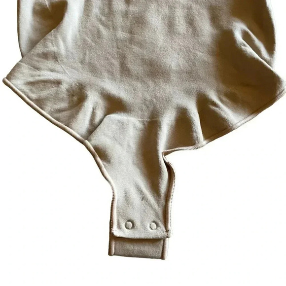 SKIMS Seamless Sculpting
Thong Bodysuit Tan Shapewear SZ 2X/ 3X #1464 - Picture 4 of 13